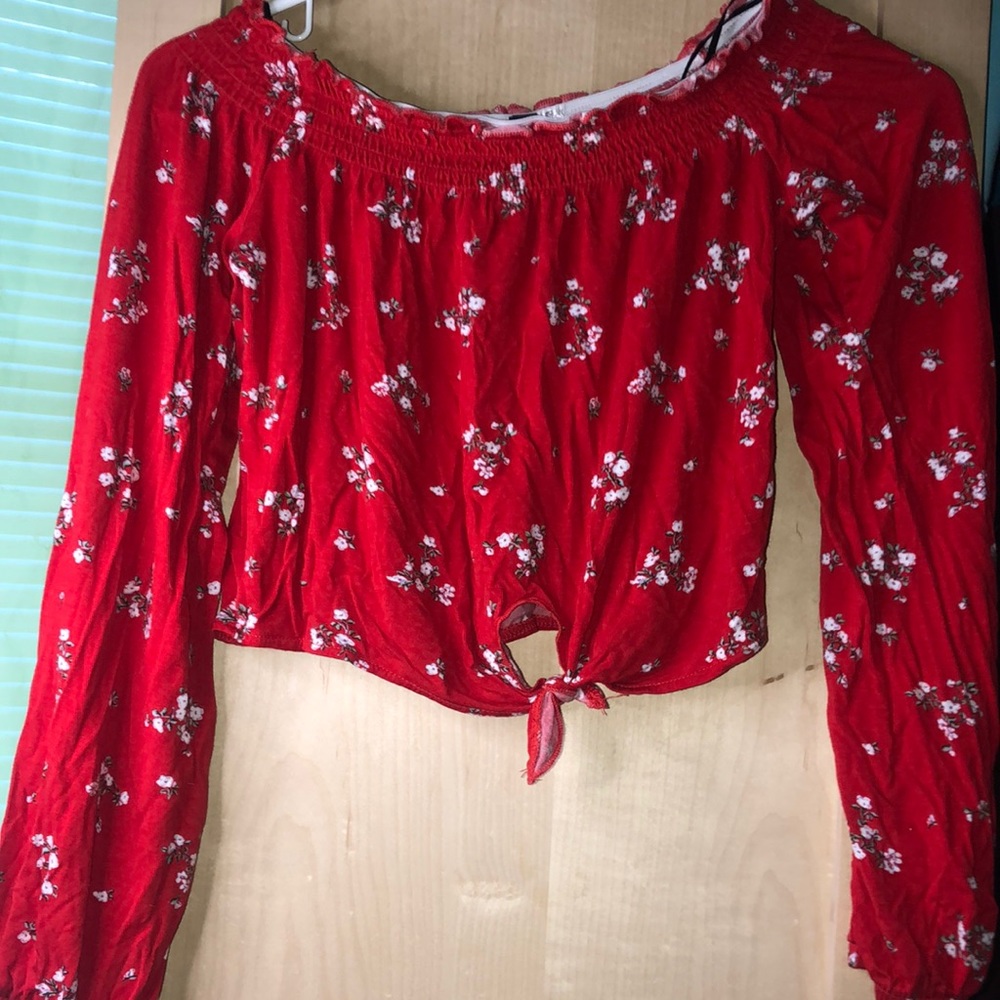 Small Red floral long sleeve cami top